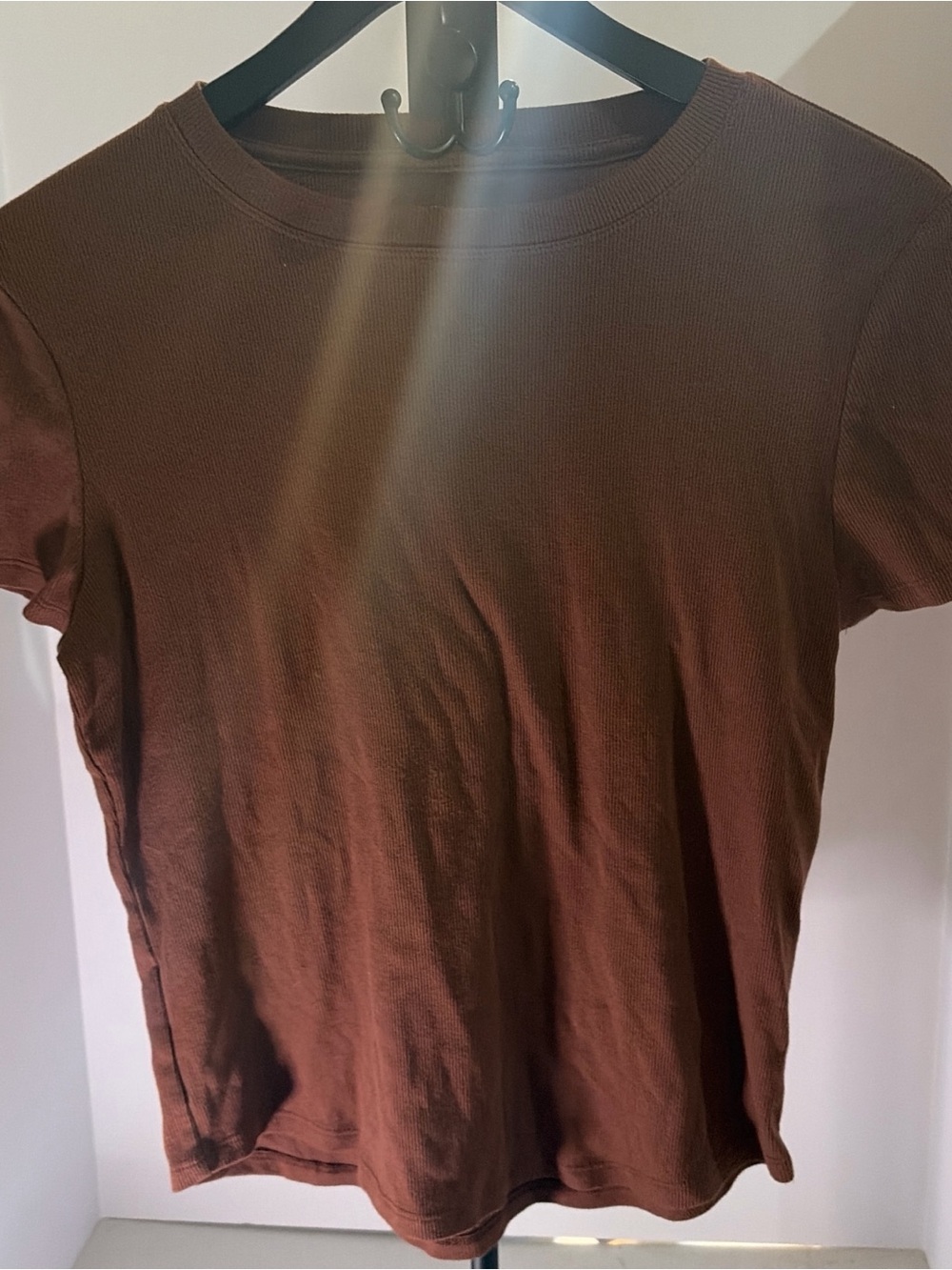 No Boundaries Brown Short-Sleeve Crewneck Tee